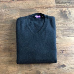 ‘Cashmere’ black sweater